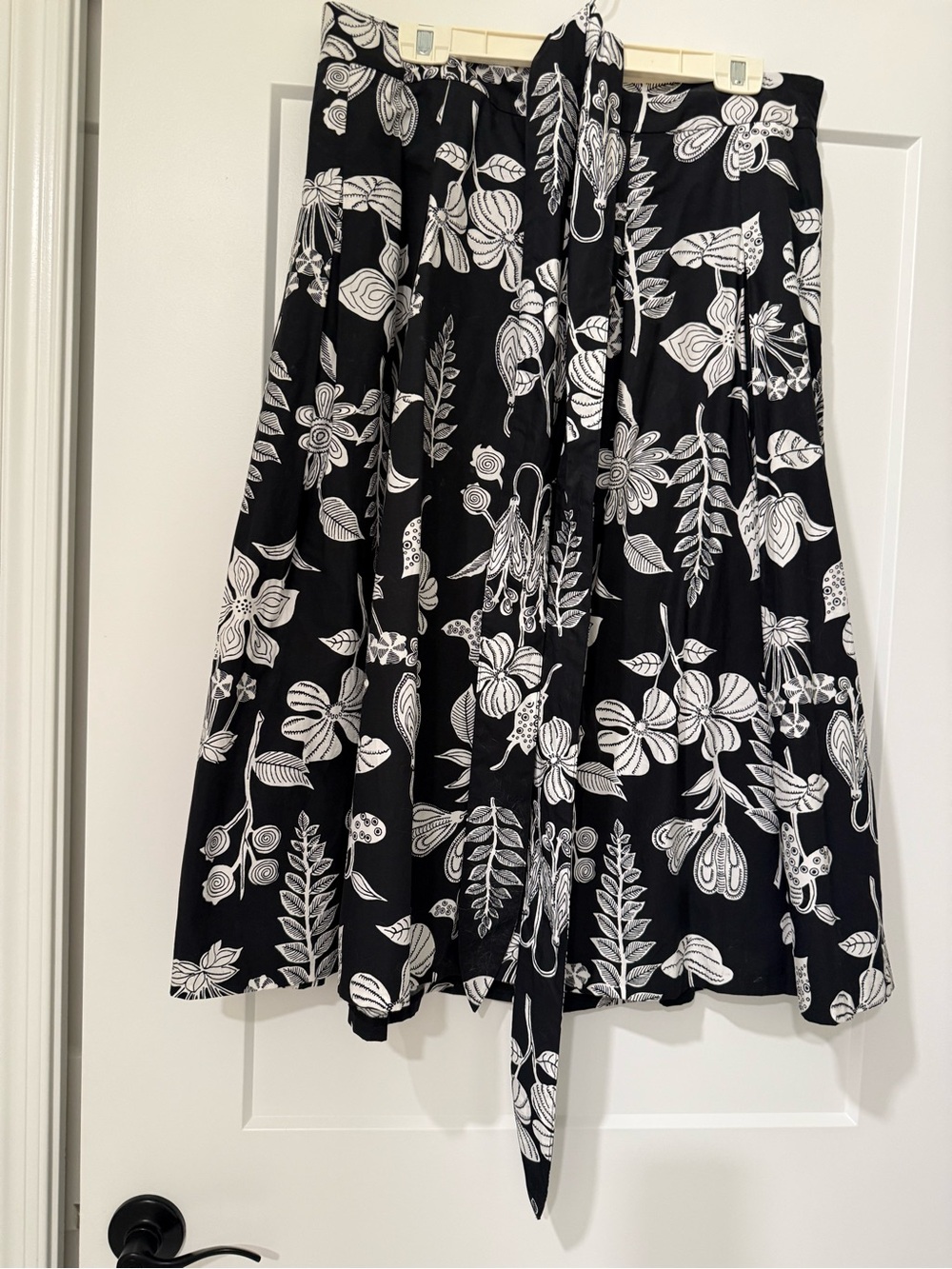 Talbots Black and White Floral midiSkirt